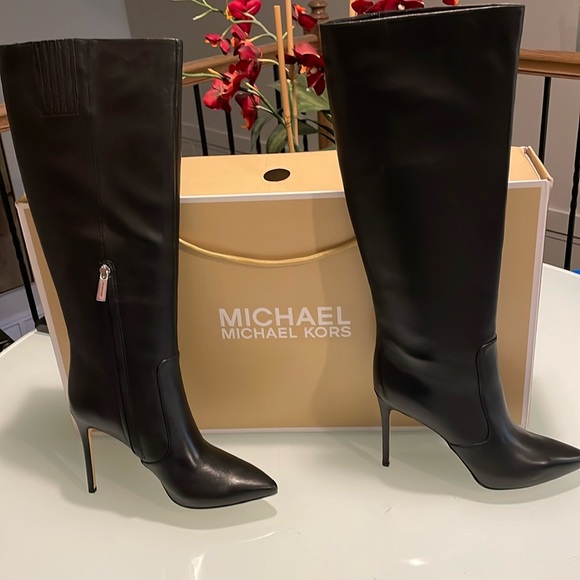 New Michael Michael Kors Rue Stiletto Black Leather Size 6.5 - Picture 2 of 9